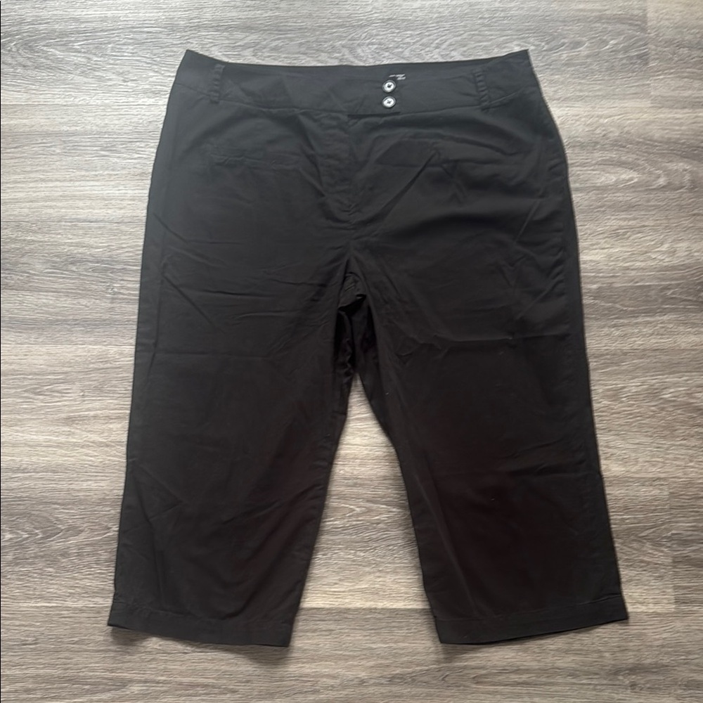 Sandro Black Capris for Women Cotton 18W Plus Mid rise Cotton Straight leg